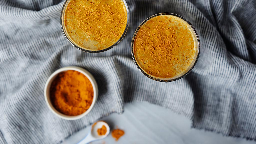 The Golden Milk Smoothie We Can’t Stop Sipping