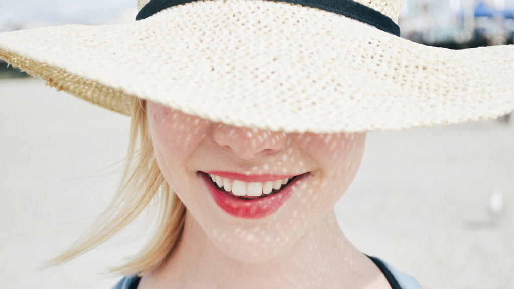 HOW MUCH SUNSCREEN YOU REALLY NEED—AND OTHER SURPRISING SUN-PROTECTION TIPS