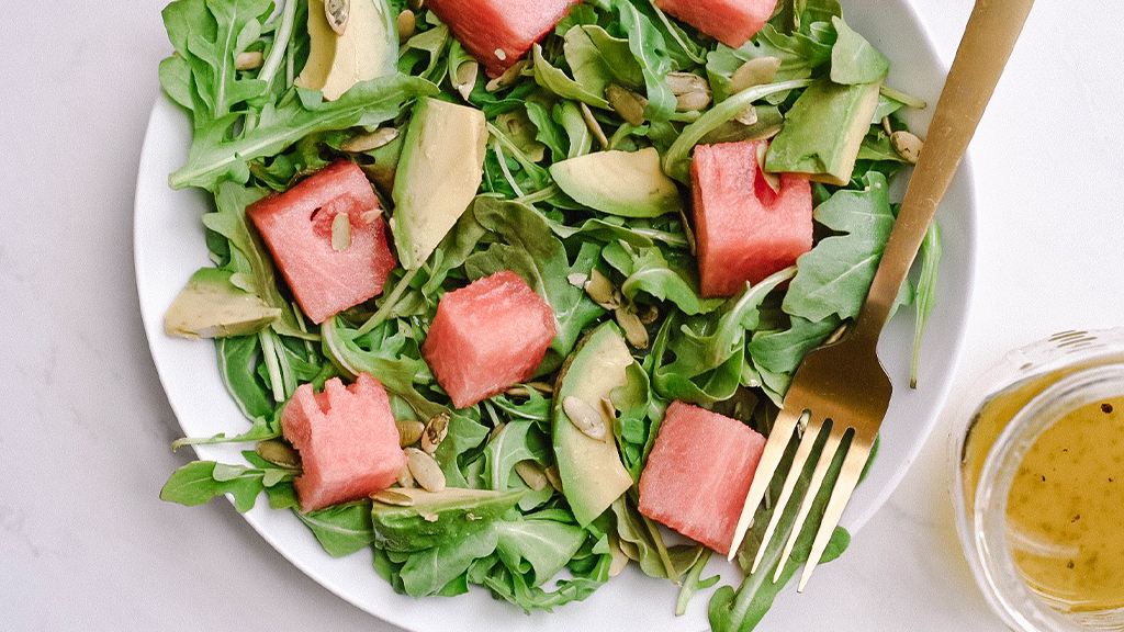 IT’S TOO HOT TO COOK. MAKE THIS SUMMER SALAD, INSTEAD!